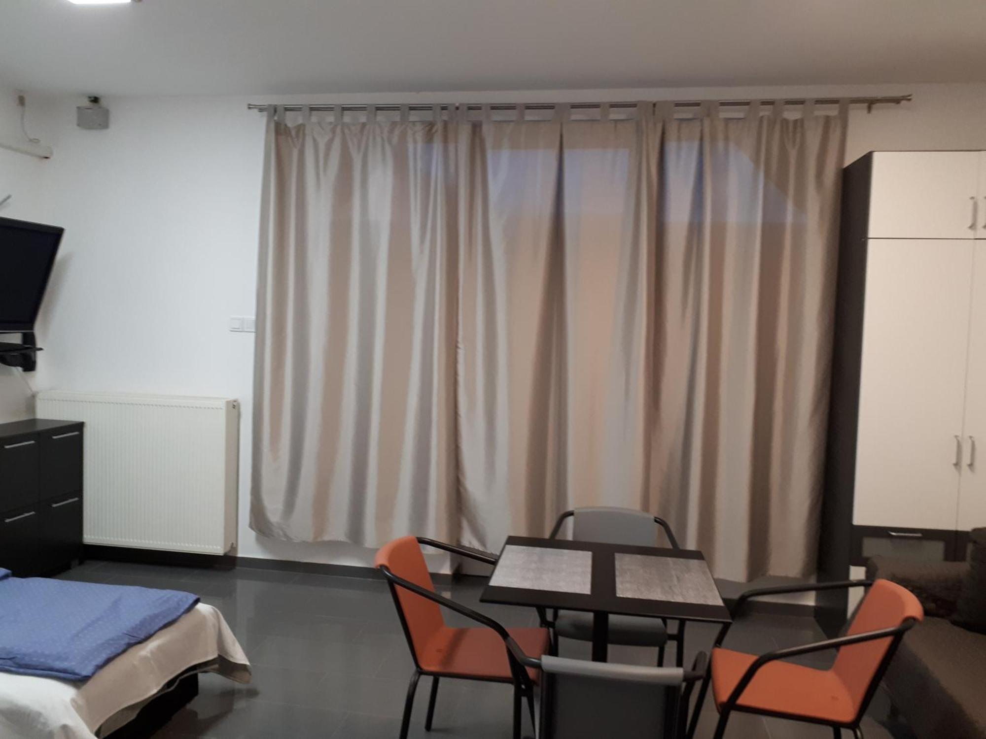 Kertvarosi Apartman Tiszaújváros エクステリア 写真