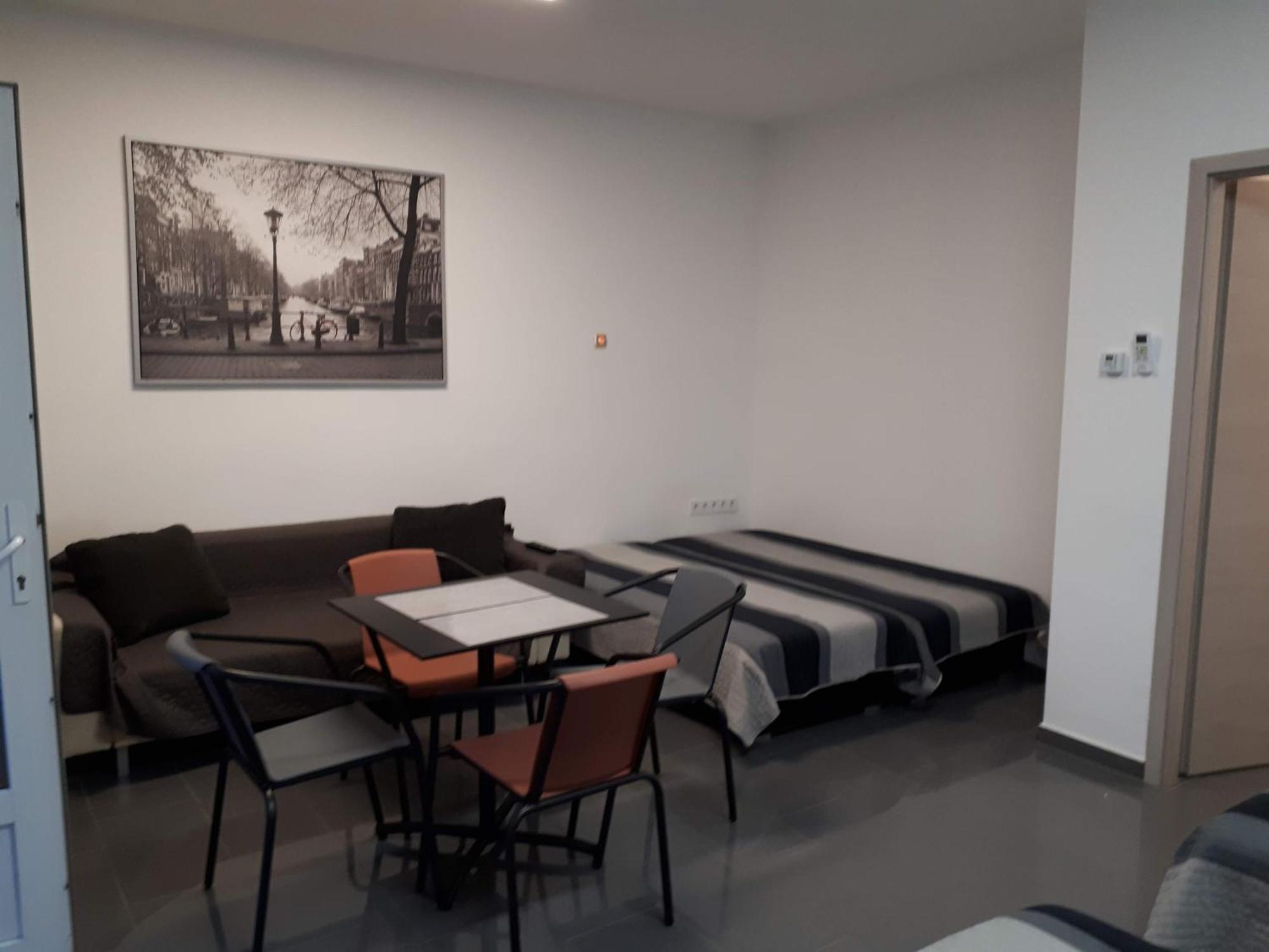 Kertvarosi Apartman Tiszaújváros エクステリア 写真