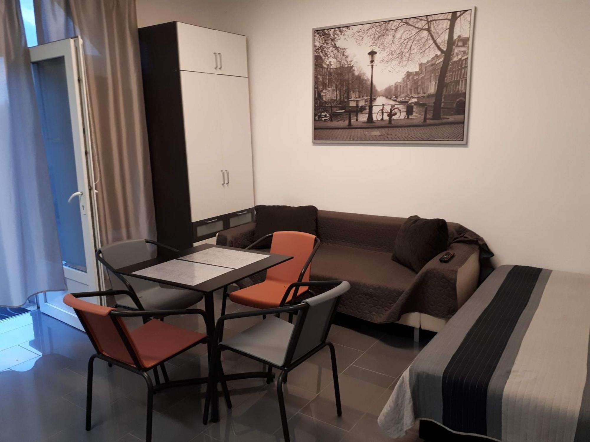 Kertvarosi Apartman Tiszaújváros エクステリア 写真