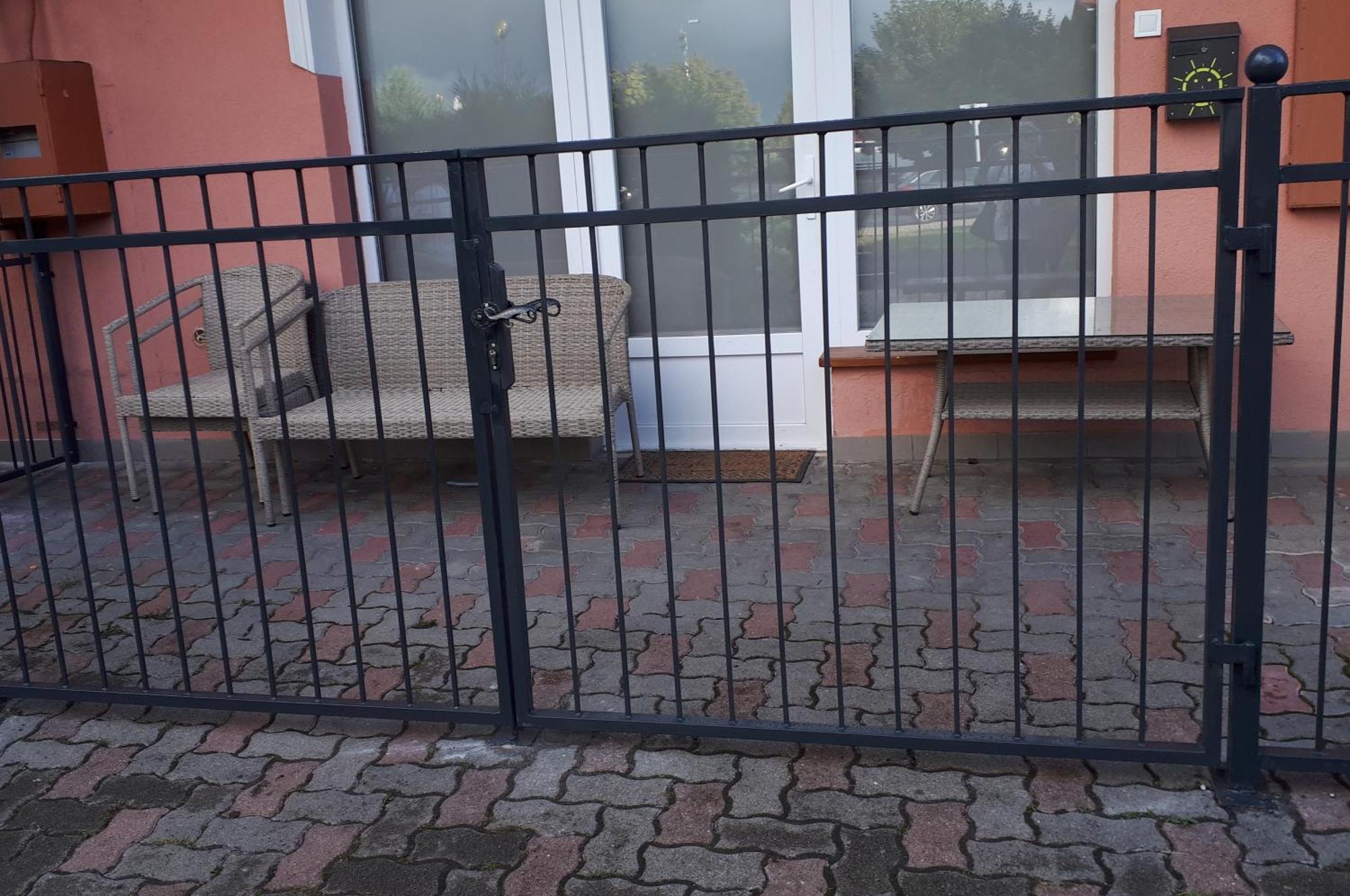 Kertvarosi Apartman Tiszaújváros エクステリア 写真
