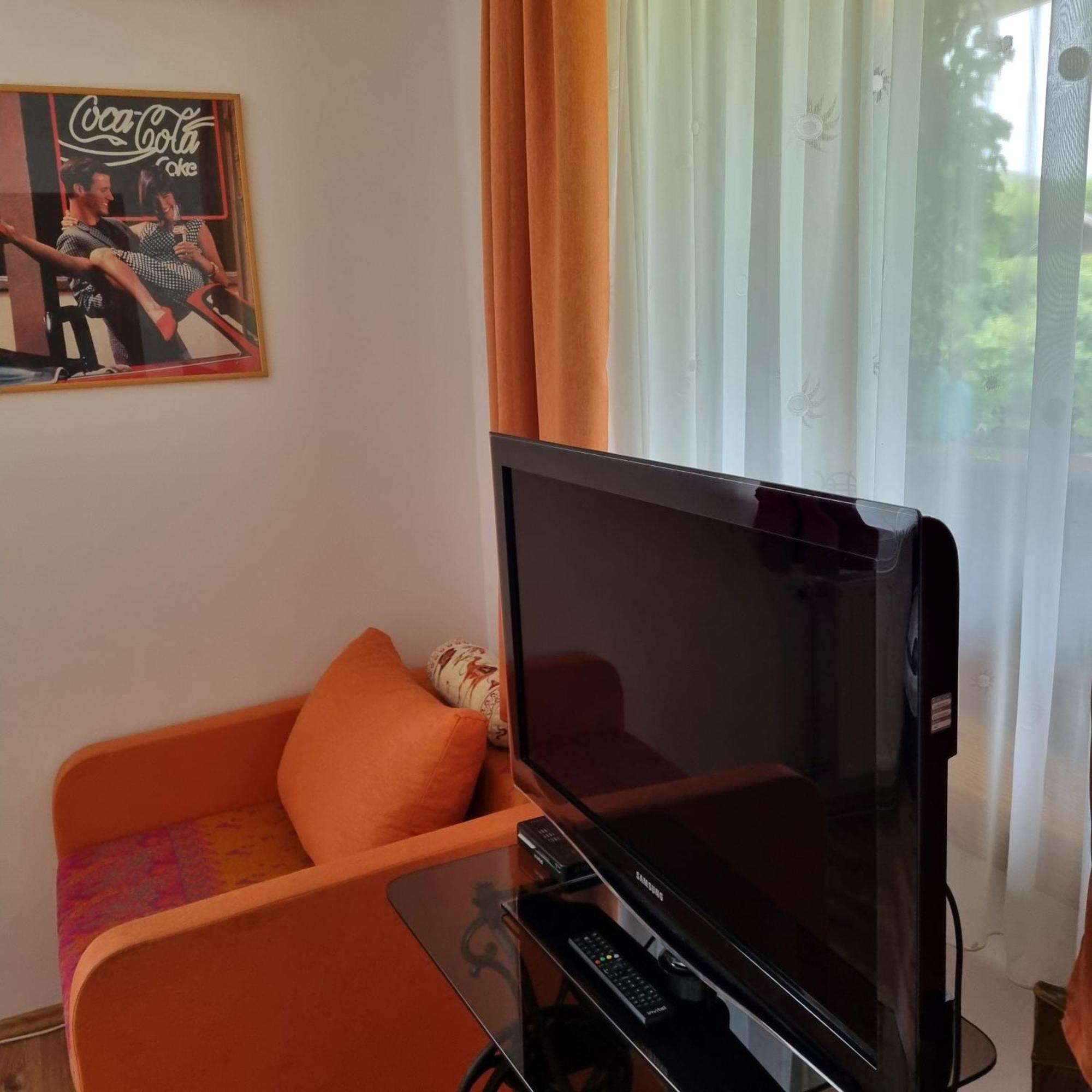 Kertvarosi Apartman Tiszaújváros エクステリア 写真