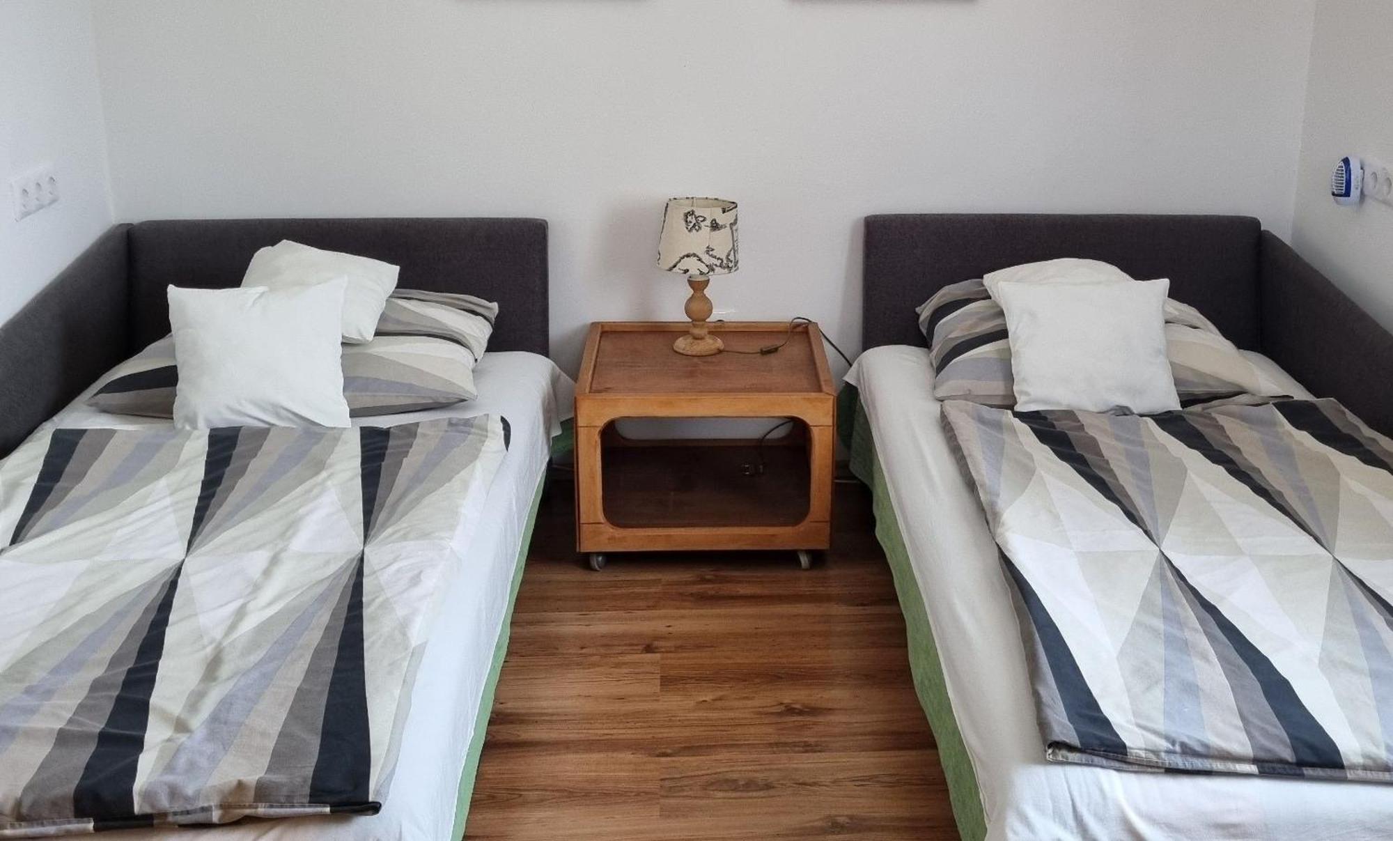 Kertvarosi Apartman Tiszaújváros エクステリア 写真