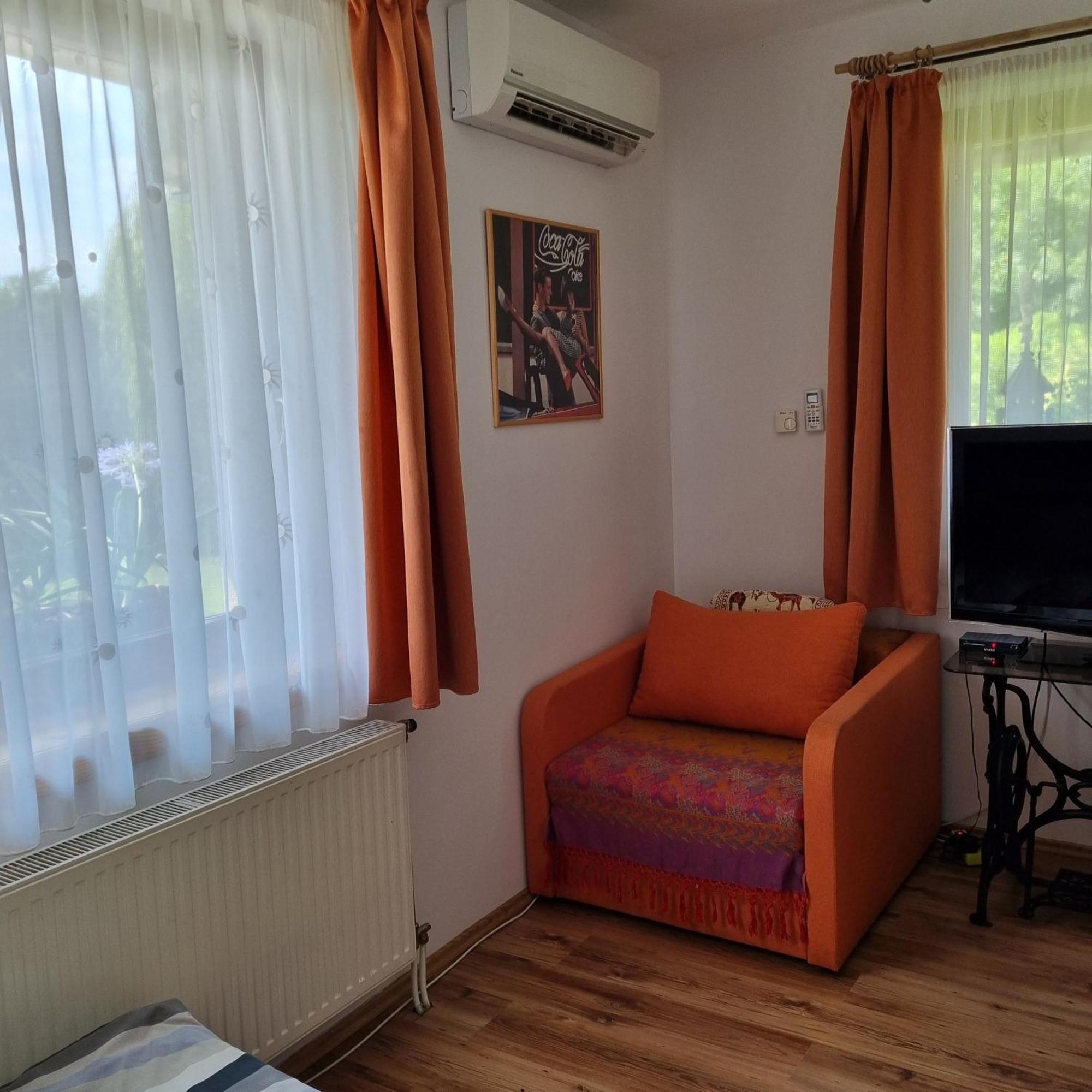 Kertvarosi Apartman Tiszaújváros エクステリア 写真