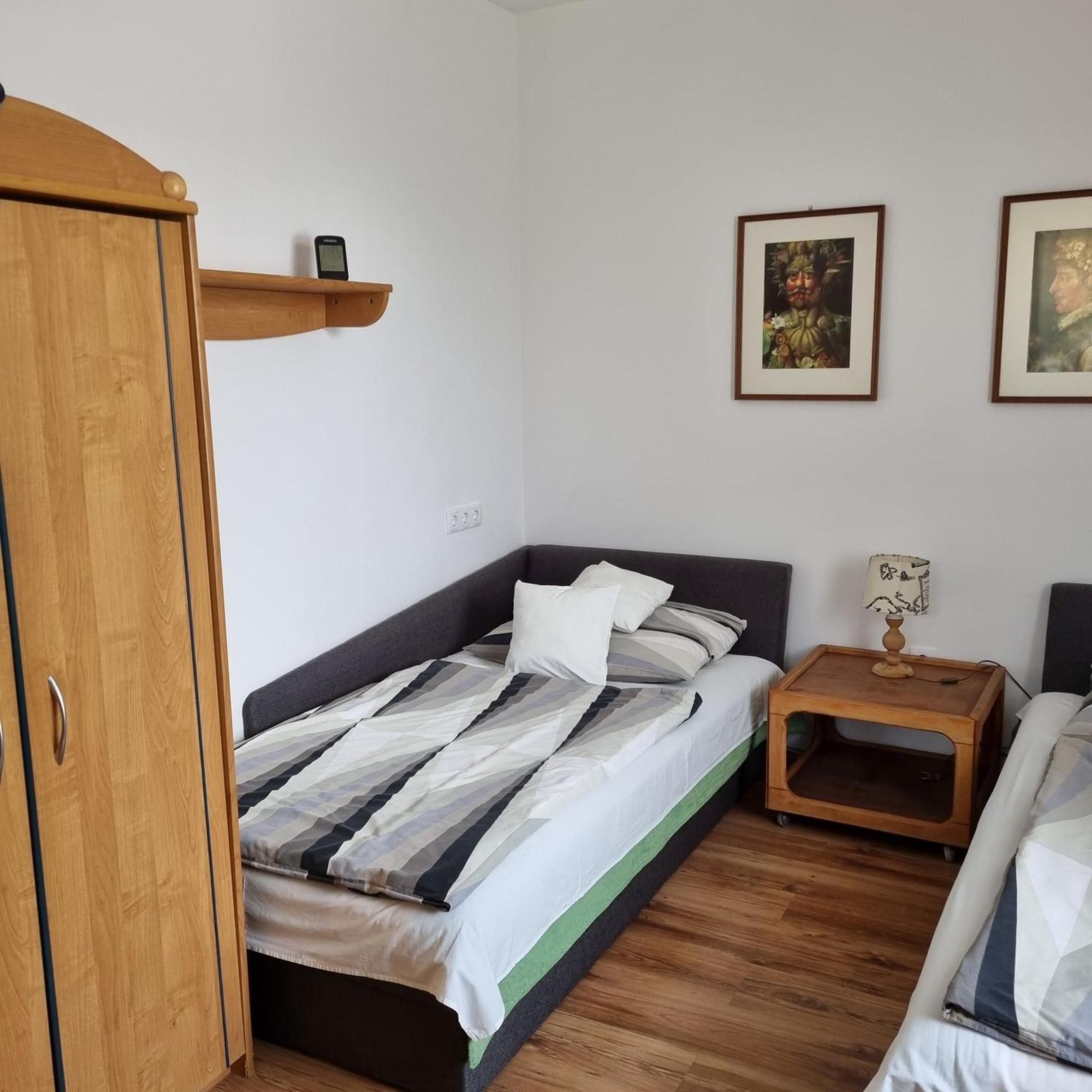 Kertvarosi Apartman Tiszaújváros エクステリア 写真