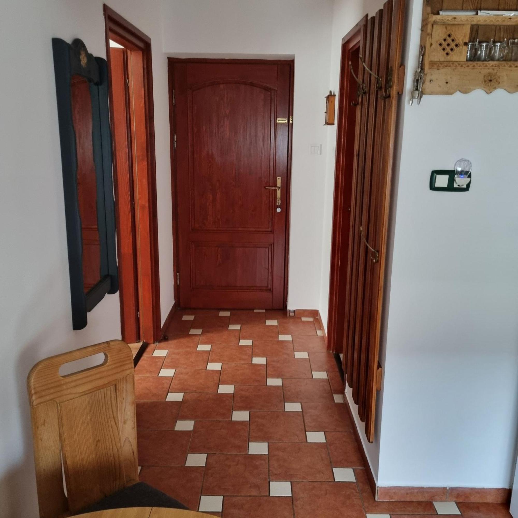Kertvarosi Apartman Tiszaújváros エクステリア 写真