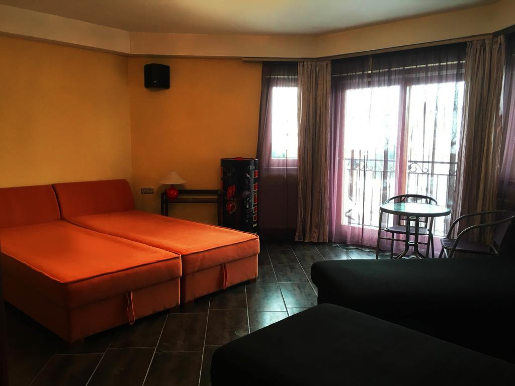 Kertvarosi Apartman Tiszaújváros エクステリア 写真