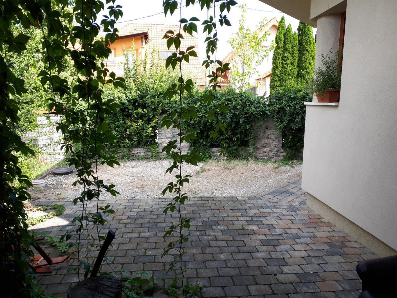 Kertvarosi Apartman Tiszaújváros エクステリア 写真