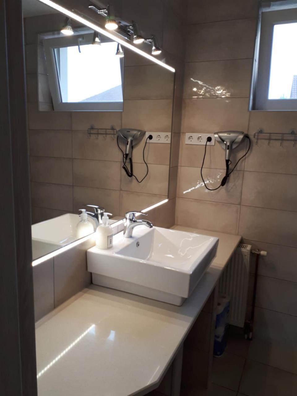 Kertvarosi Apartman Tiszaújváros エクステリア 写真