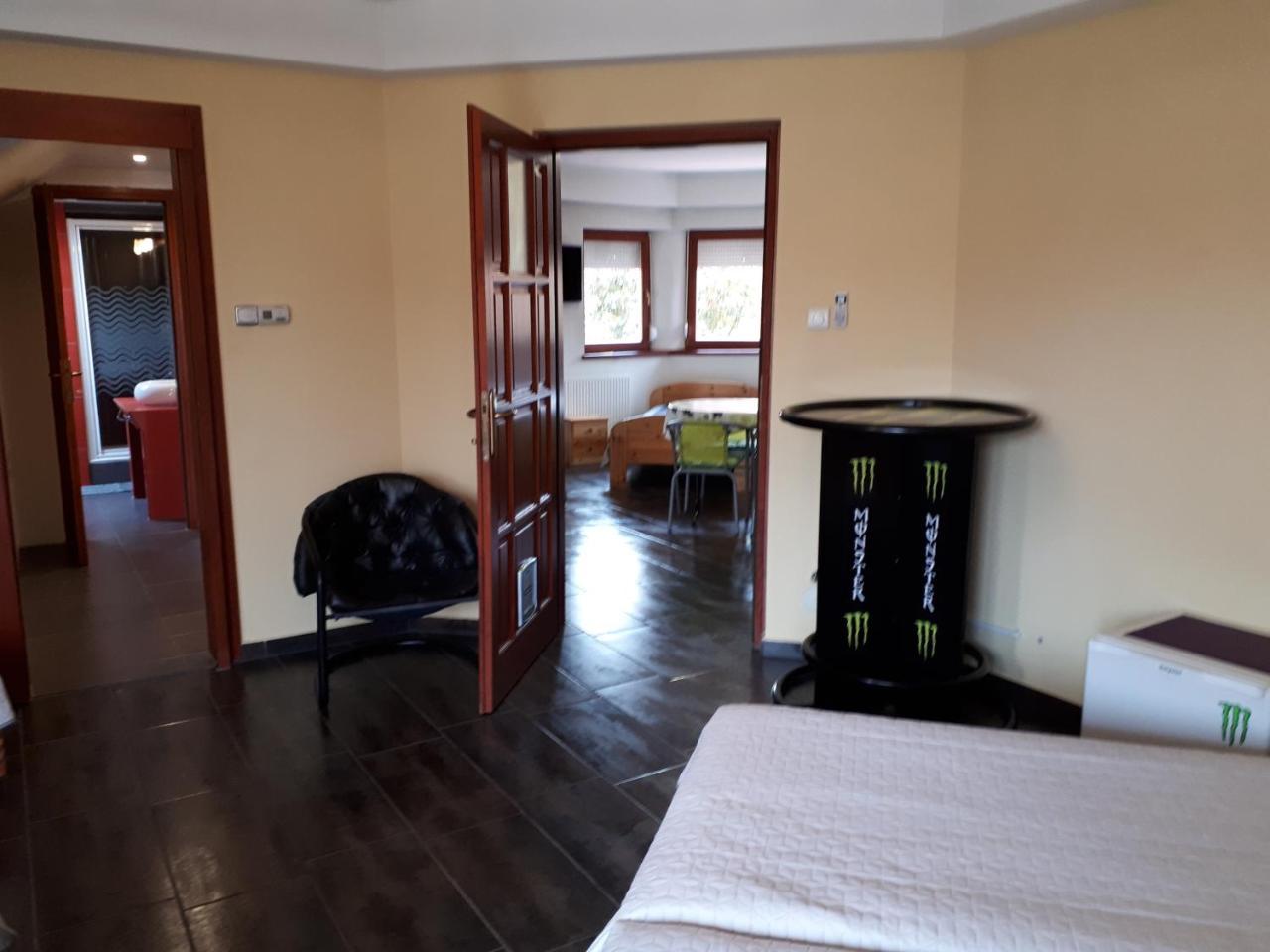Kertvarosi Apartman Tiszaújváros エクステリア 写真