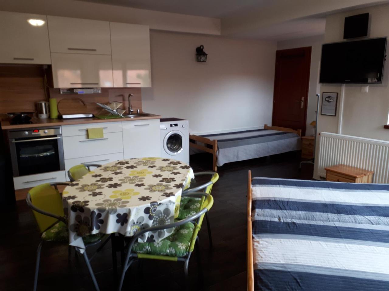 Kertvarosi Apartman Tiszaújváros エクステリア 写真