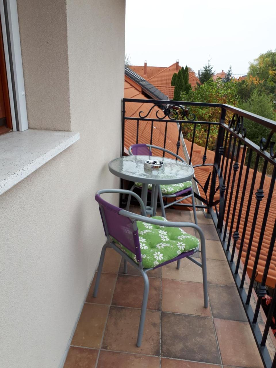 Kertvarosi Apartman Tiszaújváros エクステリア 写真