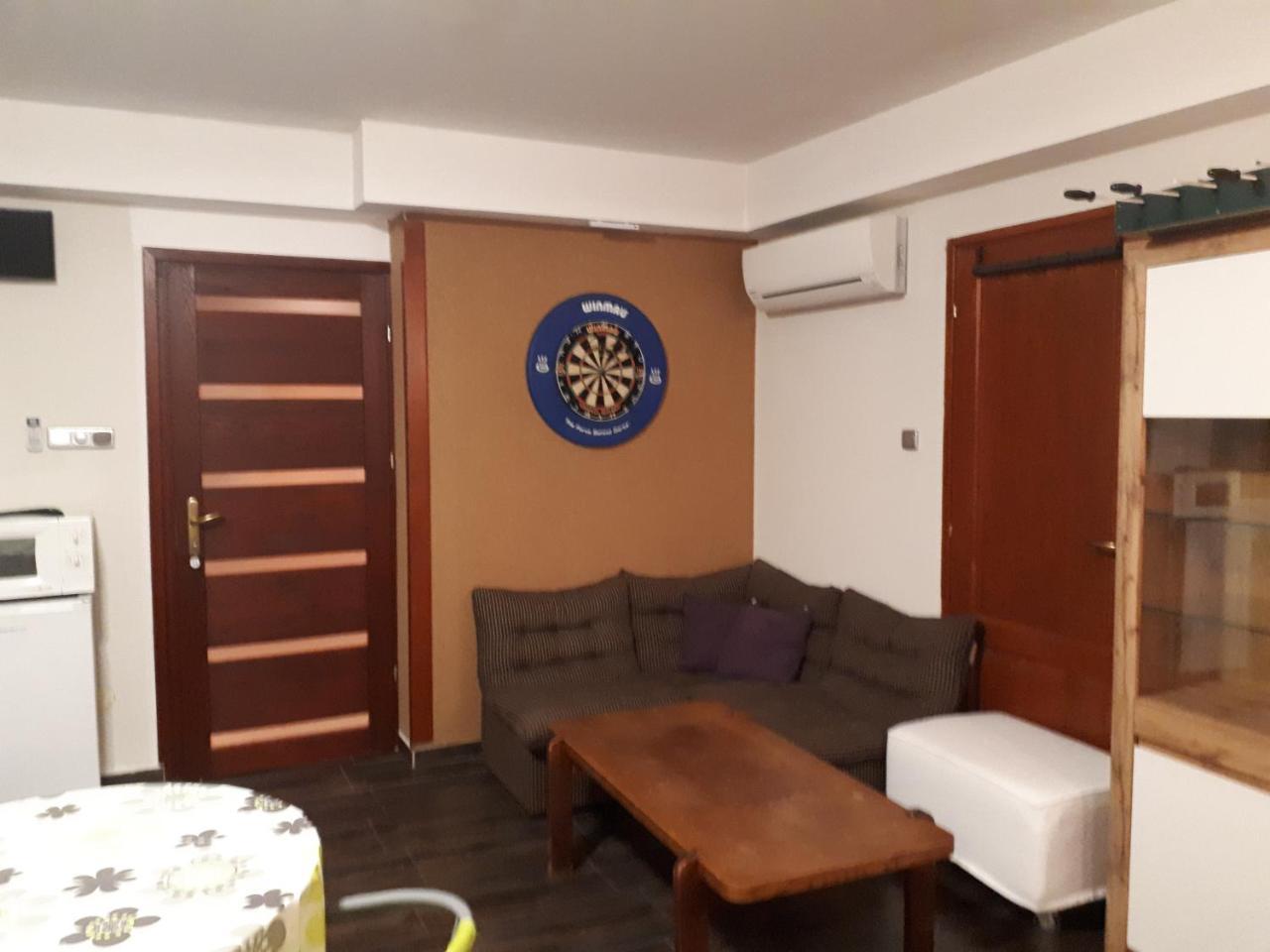 Kertvarosi Apartman Tiszaújváros エクステリア 写真