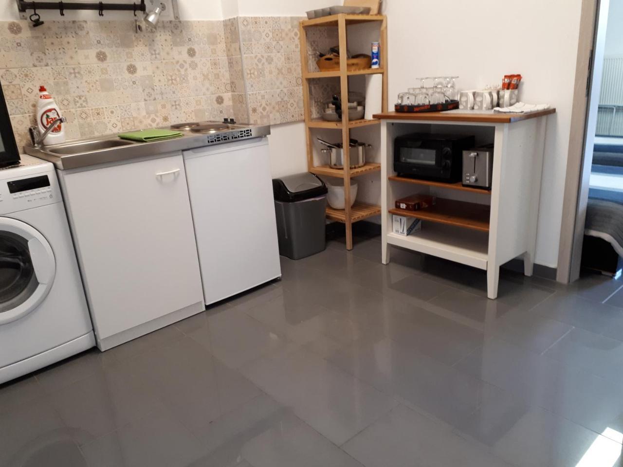 Kertvarosi Apartman Tiszaújváros エクステリア 写真